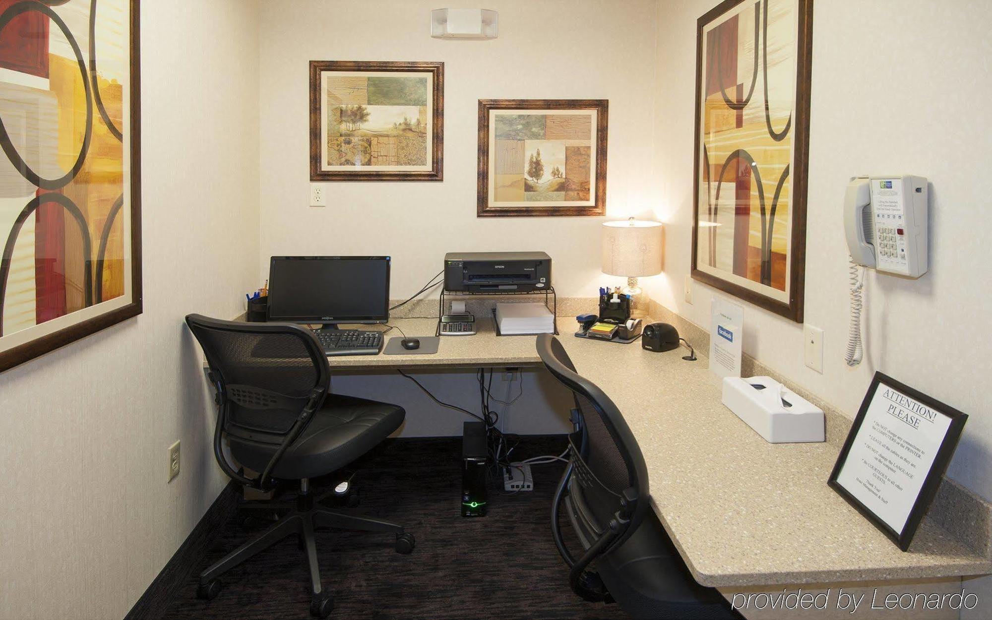 Holiday Inn Express Hotel & Suites Youngstown North-Warren/Niles, An Ihg Hotel Facilidades foto