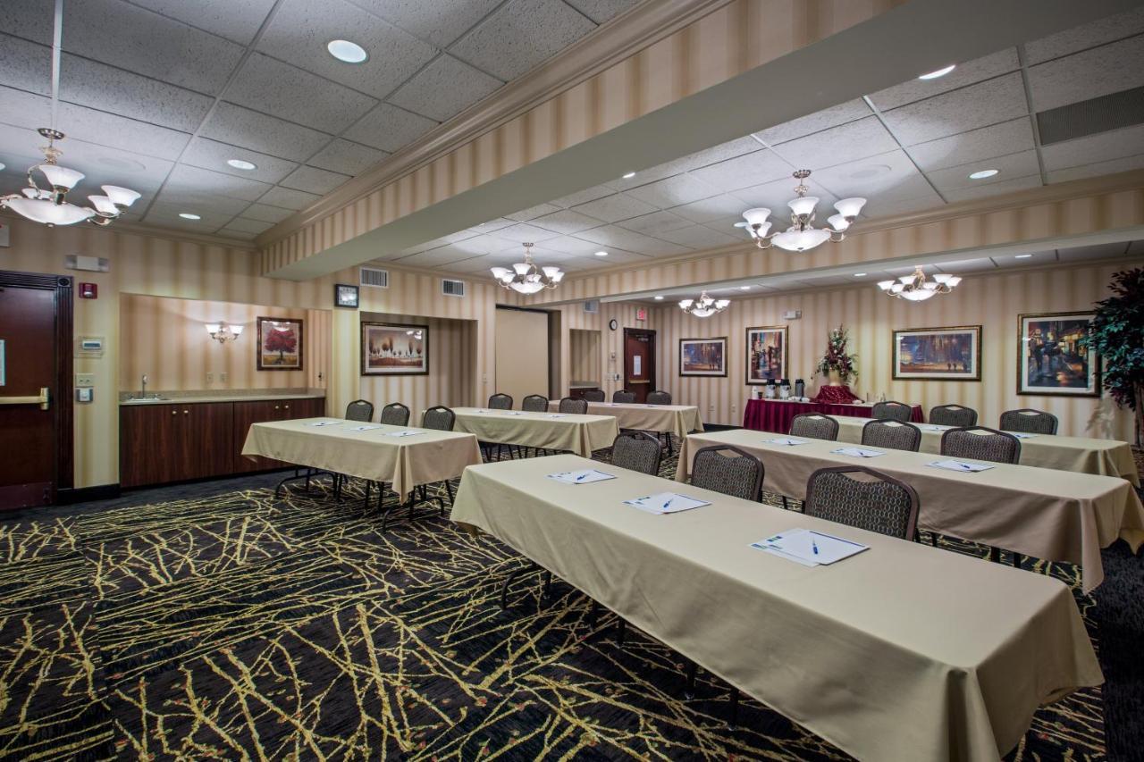 Holiday Inn Express Hotel & Suites Youngstown North-Warren/Niles By Ihg Exterior foto